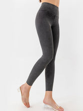 Load image into Gallery viewer, Wide Waistband Cropped Active Leggings
