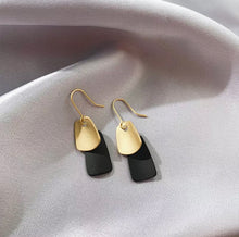 Load image into Gallery viewer, Valentina Drop Earrings
