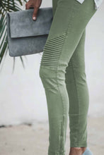 Load image into Gallery viewer, Olivia Cropped Motto Jeggings
